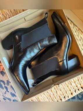 Dolce Vita BRAND NEW IN BOX Shadie H20 Bootie size 9